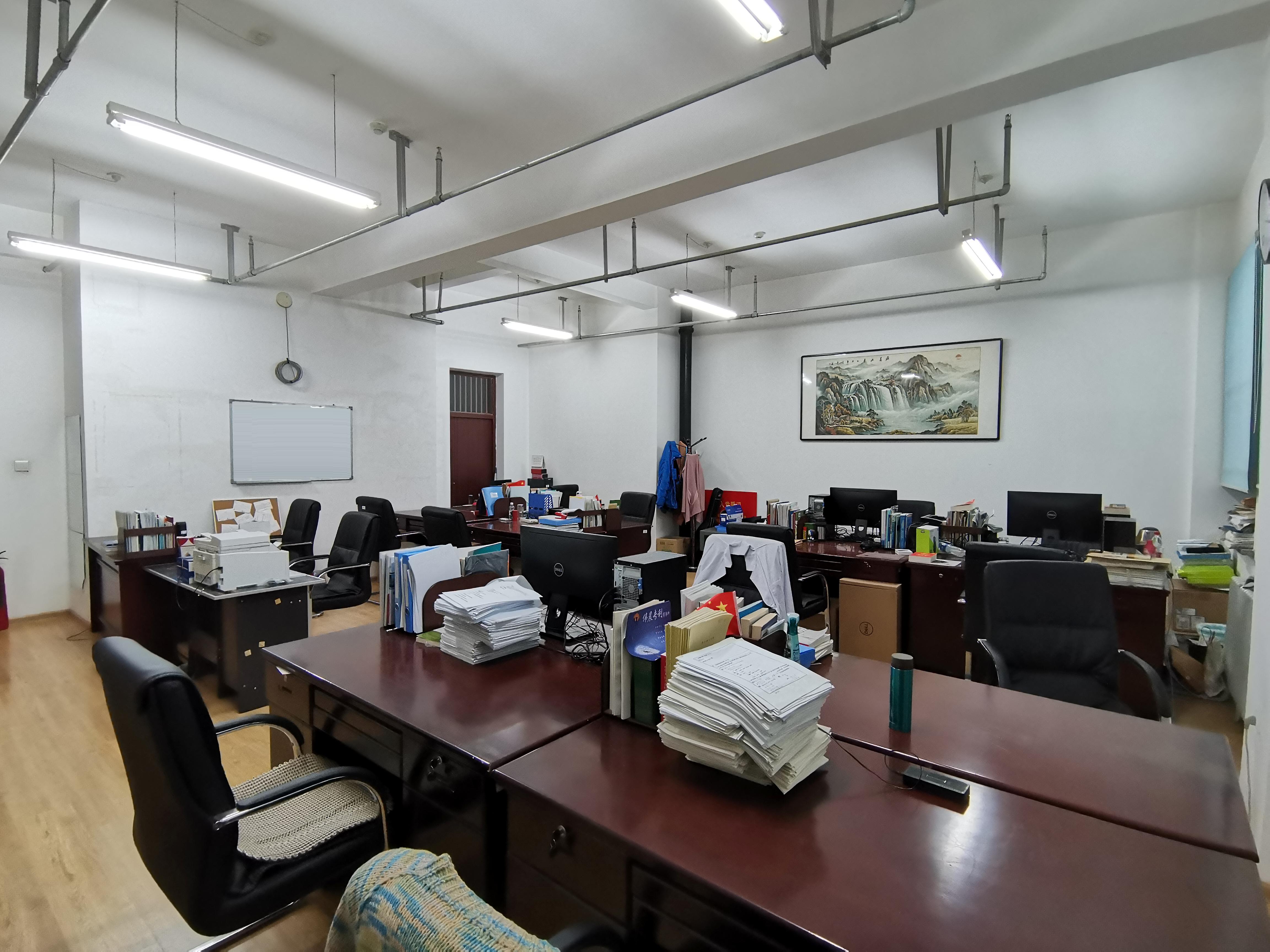 打扫后的电气工程及其自动化专业办公室 打扫后的电气工程及其自动化专业办公室